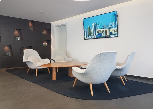 EY recepció - szegett darabszőnyeg Vorwerk Modena anyagból