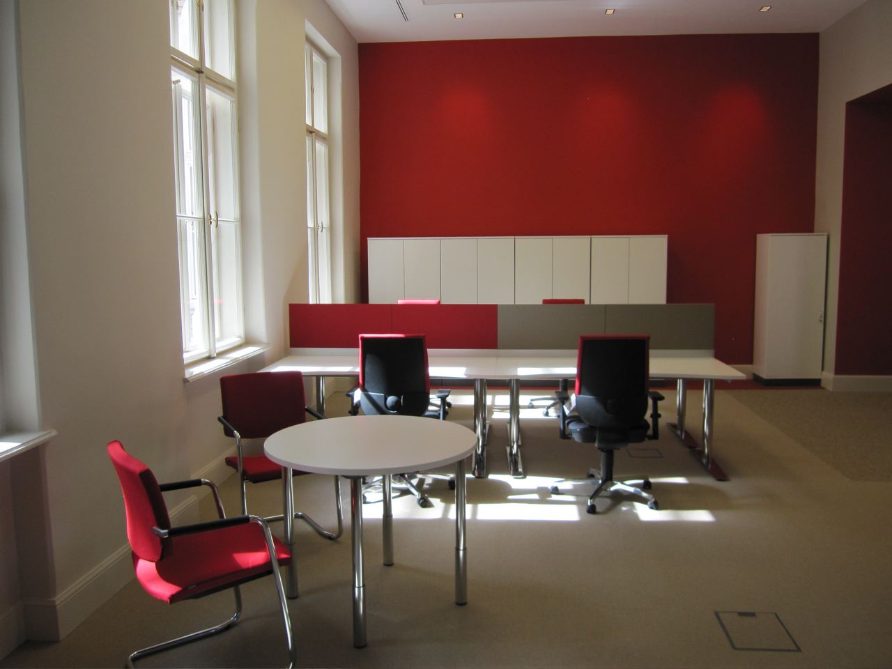 Honvéd Center Irodaház/ Wallis irodák - Anker szőnyegek és Bolon design vinilburkolat